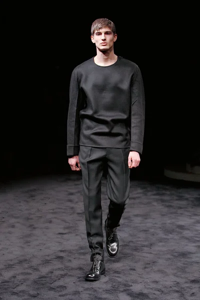 Look 11